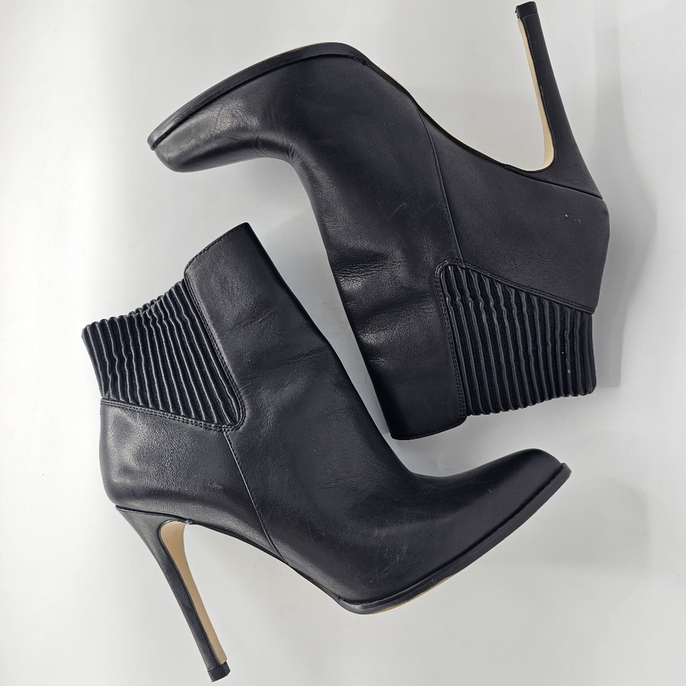 BCBGeneration Vencia Leather Booties Ankle Boots Sz 8